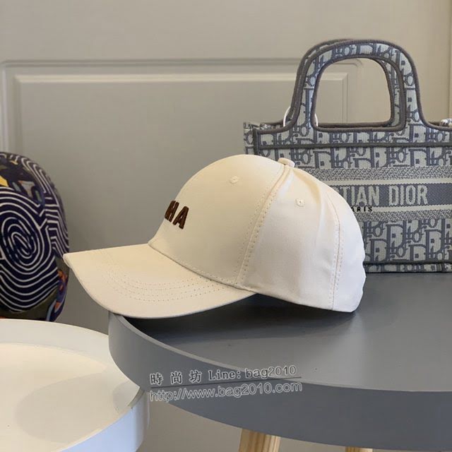 Chanel男女同款帽子 香奈兒新款字母刺繡精品棒球帽鴨舌帽  mm1641